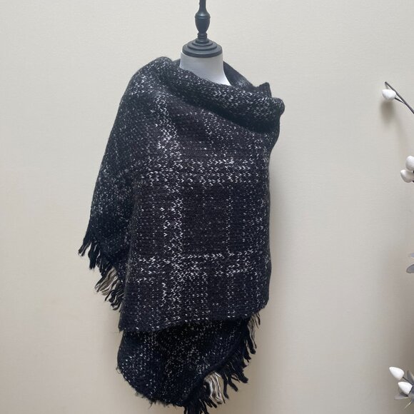 Women’s Knit Poncho Cardigan – Black & Grey Shawl Wrap with Fringe Trim - Picture 5 of 6